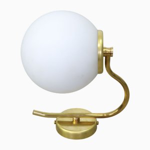 Lampada da parete vintage in ottone e opalino, Italia