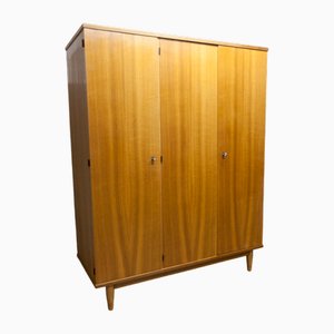 Skandinavischer Dreitüriger Kleiderschrank aus Blondem Teakholz, 1960er