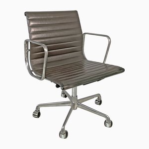Sedia da ufficio moderna in pelle di Charles & Ray Eames per ICF, Italia, anni '70