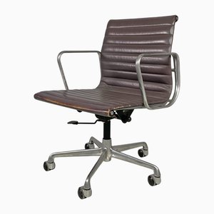 Sedia da ufficio moderna in pelle di Charles & Ray Eames per ICF, Italia, anni '70