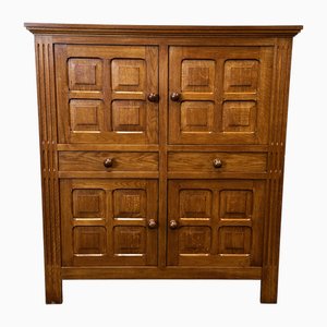 Artisan Brutalistischer Schrank aus Eiche mit gedrechselten Knöpfen, Frankreich, 1970er