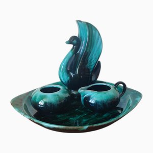Set de Poterie de Montagne Mid-Century en Faïence Bleue avec Vase Swan, Pichet, Bol et Plateau de BMP, 1970s, Set de 4
