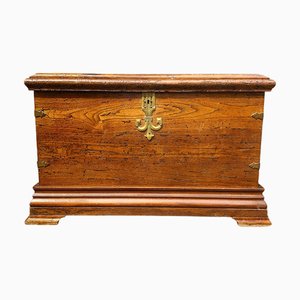 Oak Coffee Trunk with Fleur-de-Lis Brass Lock, 1890s