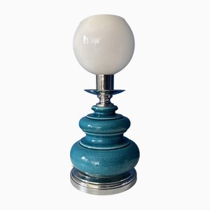 Lampada vintage in ceramica smaltata blu turchese con base cromata e globo opalino