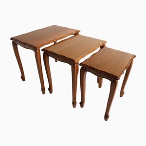 Tables Gigognes en Chêne avec Plateaux Festonnés, France, 1960s, Set de 3