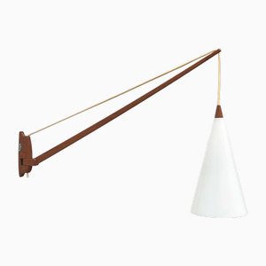 Lampada da parete modello 734 Mid-Century moderna in teak di Uno & Östen Kristiansson per Luxus, anni '60
