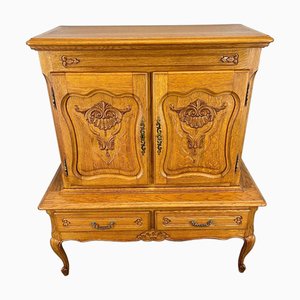 Armoire en Chêne Sculpté, France