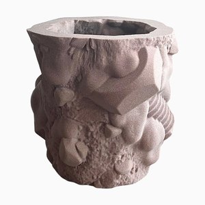 Vaso da fiori piccolo scultoreo in quarzo sabbia di Jacob Egeberg