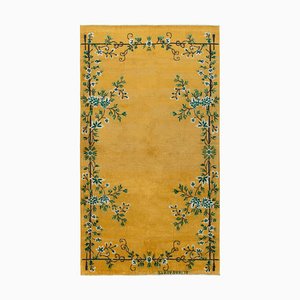 Vintage Signature Art Deco Teppich in Gold mit grünem Blumenmuster von Rug & Kilim