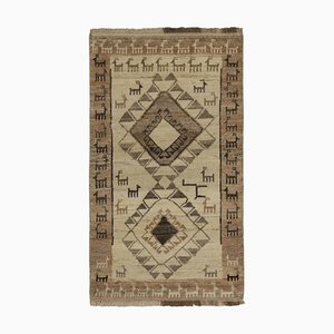 1950er Vintage Gabbeh Tribal Läufer in Grau, Beige, Braun Tribal Bildmuster