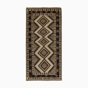 1950er Vintage Gabbeh Tribal Runner in Grau, Beige-Braun und Schwarzem Rautenmedaillon