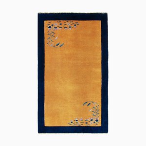 Vintage Teppich im chinesischen Deco-Stil mit Blumenmuster in Grün und Rosa