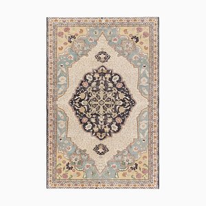 Türkischer Vintage Teppich mit Polychromatischem Blumenmedaillon von Rug & Kilim