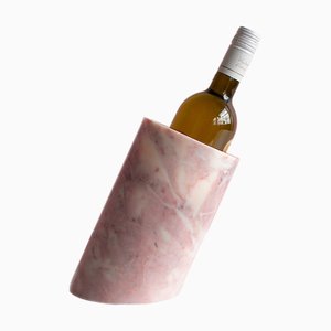 Pinker abgewinkelter Weinkühler aus Marmor von Kiwano Concept