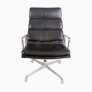 Sedia EA 216 di Charles & Ray Eames per Herman Miller