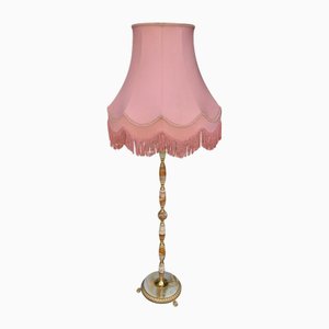 Lampada da terra Mid-Century con paralume in velluto rosa e base con frange in ottone e decorazioni in marmo, anni '60