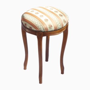 Französischer Louis XV Holzhocker mit romantischem Blumenbezug und geschnitzten Beinen, 1960er