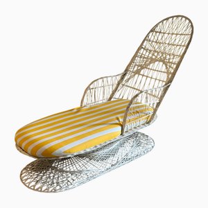 Poltrona Mid-Century moderna in fibra di vetro di Russell Woodard, anni '60