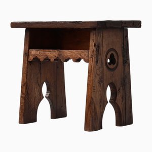 Sgabello rettangolare neogotico in quercia intagliata, Francia, inizio XX secolo
