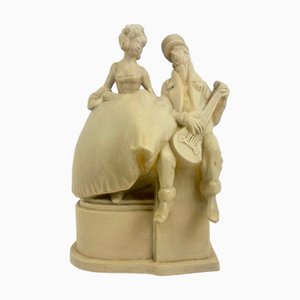 Statuetta con scena Guitar Flirt in ceramica, anni '50