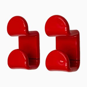 Ganci appendiabiti rosso lucido di Ambrogio Rossari per Gedy, anni '70, set di 2