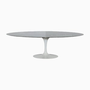 Tavolo da pranzo ovale di Eero Saarinen per Knoll International