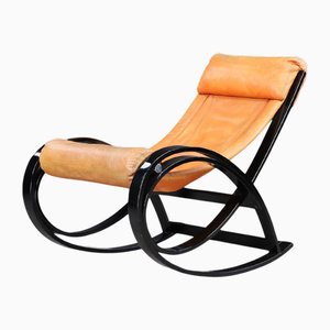 Sedia a dondolo Sgarsul in pelle cognac patinata di Gae Aulenti per Poltronova, anni '60