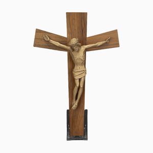 Croce brutalista in legno con Cristo, anni '50