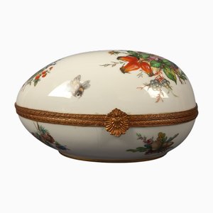 Scatola vintage a forma di uovo in porcellana di Limoges, anni '60