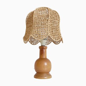 Lampada vintage in pino con paralume in rafia macramè intrecciata a mano, Italia, anni '70