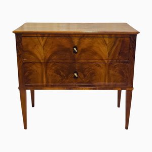 Comò Biedermeier a due cassetti in noce con gambe affusolate