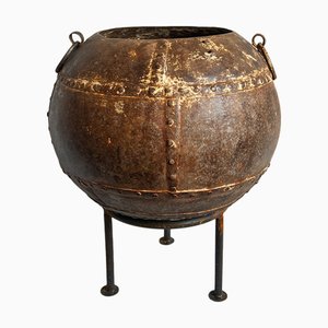Vintage Übertopf aus Eisen mit Nieten, 1960er
