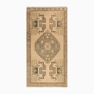 Vintage Oushak Teppich mit geometrischem Medaillon