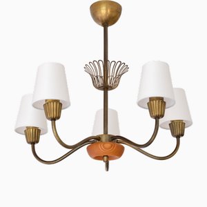 Lampadario moderno a cinque braccia in ottone, quercia e seta di ASEA, Svezia, anni '50