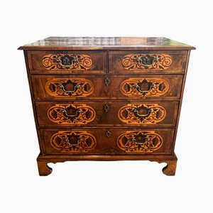 Cassettiera William e Mary in legno di noce, XVII secolo