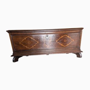 Nussholz Kommode, 17. Jh.