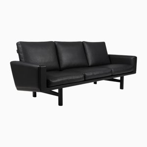 Sofá de tres plazas modelo 236/3 de cuero negro y roble negro atribuido a Hans J. Wegner para Getama