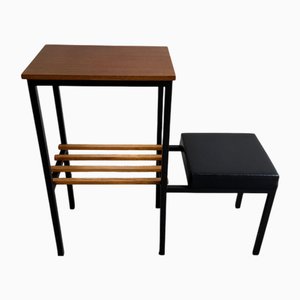 Mid-Century Modern Beistelltisch mit Zeitschriftenständer