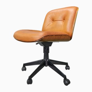 Sedia girevole vintage in pelle e teak di Mim Roma, anni '70