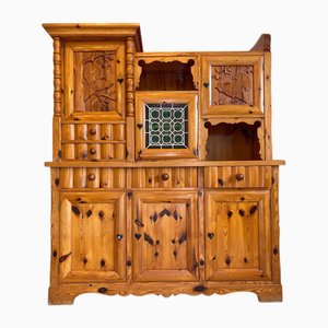 Credenza in pino cembro con vetro piombato