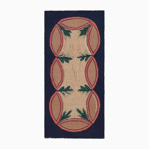 Hooked Teppich in Marineblau mit Medaillon und Muster