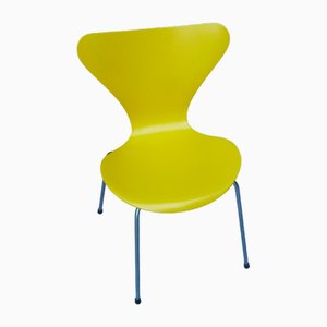 Mod. Silla 3107 en amarillo de Arne Jacobsen para Fritz Hansen, 1960