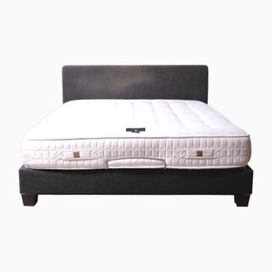 Letto matrimoniale con rete motorizzata di Treca Interiors Paris, inizio XXI secolo