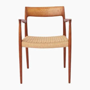 Poltrona nr. 57 Mid-Century moderna in teak con sedile in corda di carta di Niels Otto (NO) Møller per JL Møllers, Danimarca, anni '60