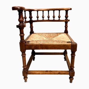 Antique Walnut Corner Chair with Spindle Back and Straw Seat, 1890s