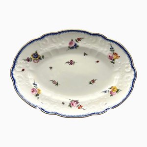 Piatto da portata antico in porcellana con fiori dipinti a mano e insetti di Nantgarw, 1817-1820