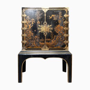 Mueble japonés antiguo lacado con soporte