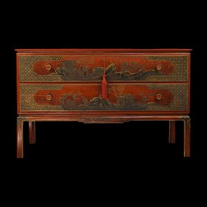 Große Truhe mit Handbemaltem Roten, Gold & Bronze Chinoiserie Motiv, Schweden, 1920er