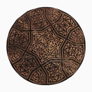 Tappeto geometrico in pelle di mucca nei toni del marrone e del nero di Rug&Kilim