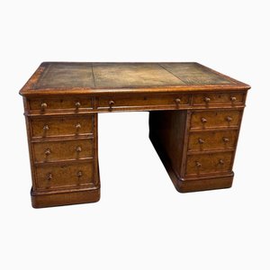 Scrivania inglese in noce
